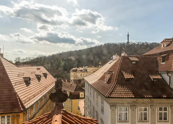 Primavera - Castle View Apartmanhotel