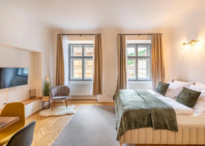 Primavera - Castle View Apartmanhotel 4*