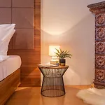 Primavera - Castle View Hotel apartamentowy 4*