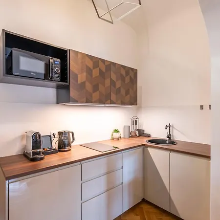 Primavera - Castle View 4* 布拉格