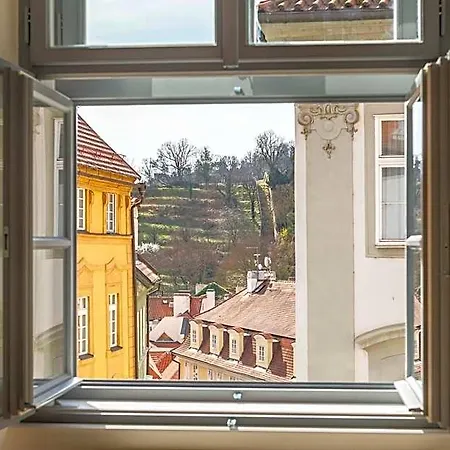 Primavera - Castle View Aparthotel 4*