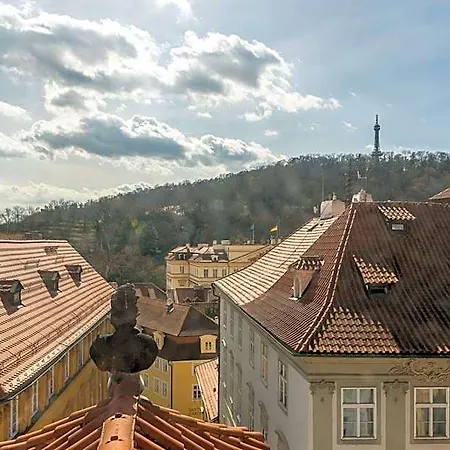 Primavera - Castle View Praha