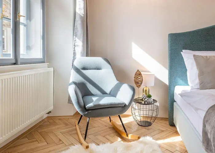 Primavera - Castle View Aparthotel